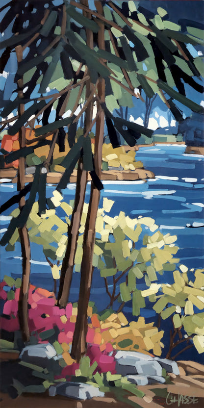 Peinture contemporaine semi-abstraite représentant un paysage lacustre bordé de pins et de feuillages lumineux. Des touches gestuelles vertes, bleues et dorées créent une scène vibrante où la lumière traverse les arbres et se reflète sur l’eau calme. Composition verticale inspirée de la nature canadienne, réalisée dans un style moderne et expressif.