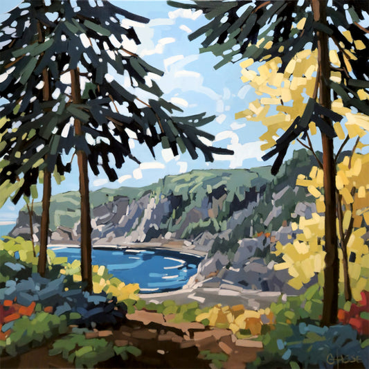 Peinture d’un paysage côtier avec des falaises et une baie, vue à travers des arbres au premier plan, dans une palette lumineuse et expressive.